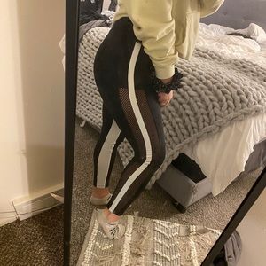 Leggings with mesh sides